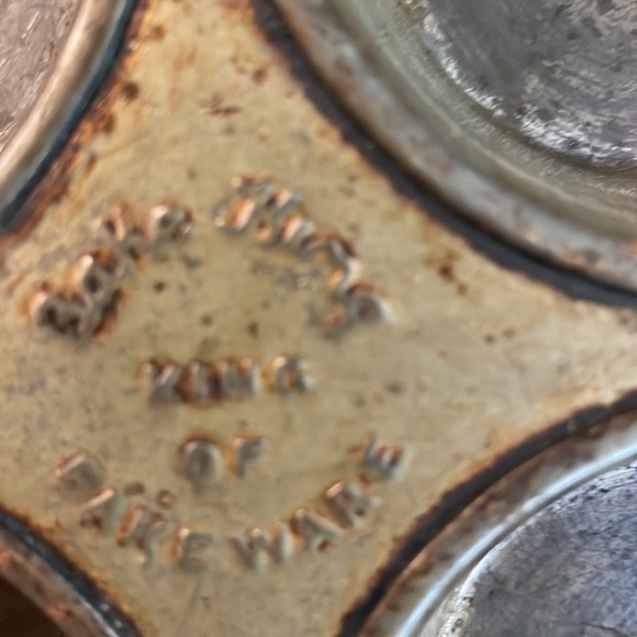 Vintage bake king 12 muffin Ekco 12 muffin pans - Picture 2 of 5